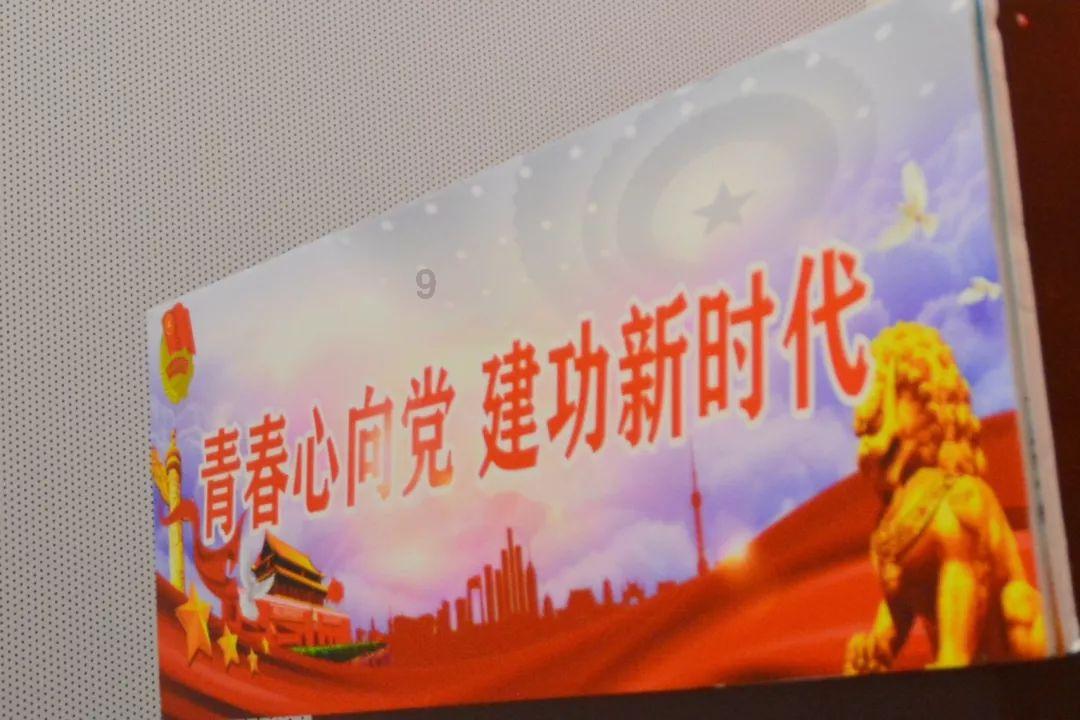 提一壶酒，点一盏灯，听一场雨